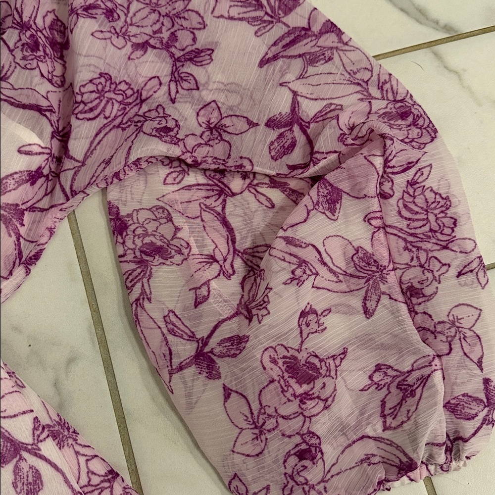Floral V-Neck Mini Dress in Lavender and White - Picture 3 of 7